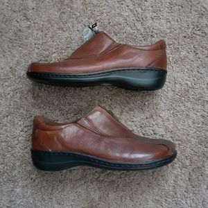 NWT Cobbie Cuddlers - "Dorah" Women's Wide Shoes